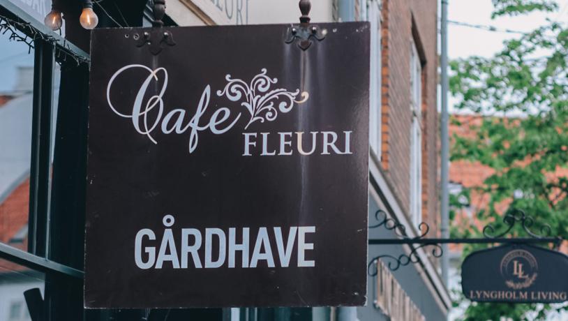 Cafe Fleuri skilt