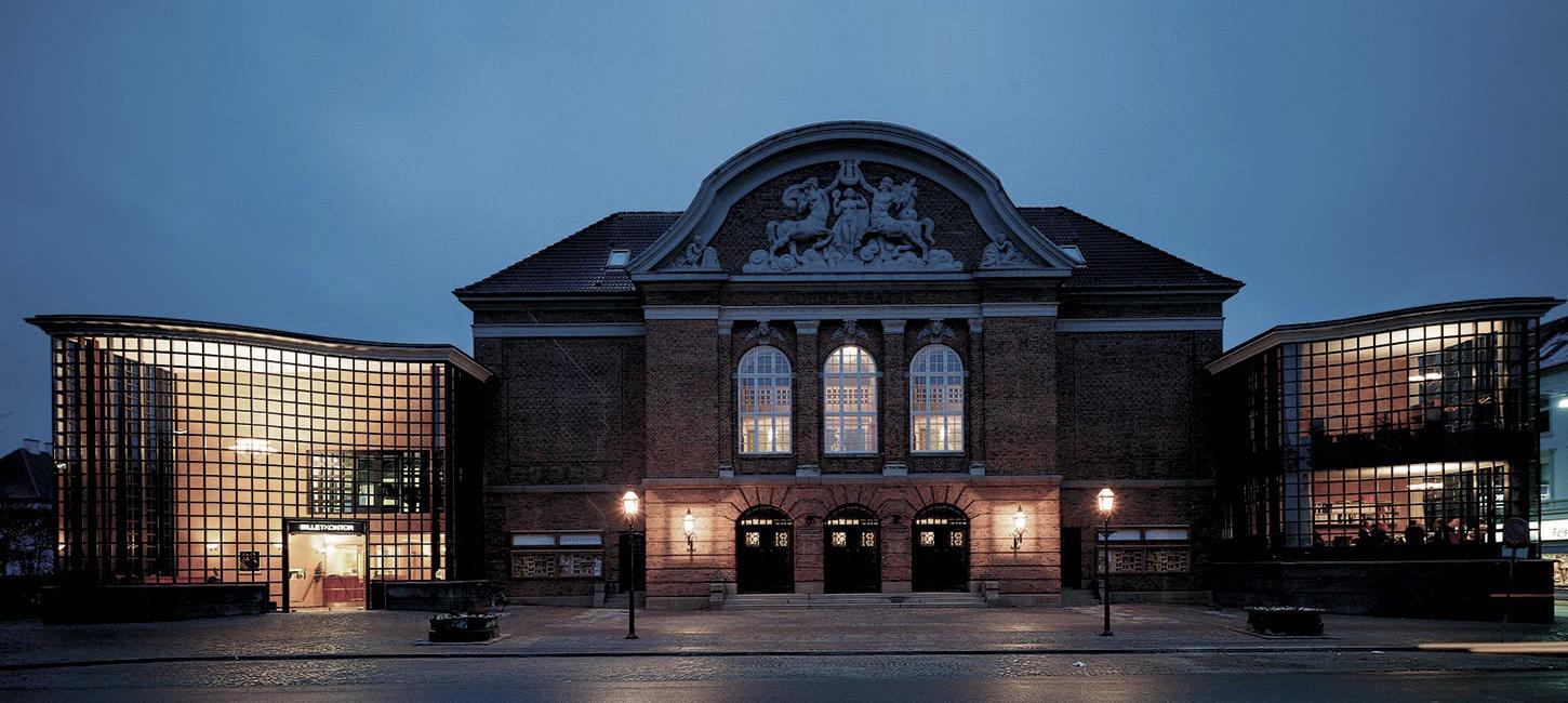 Odense Theater am Abend
