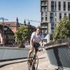 Zwei Radfahrer auf der Stadtbrücke