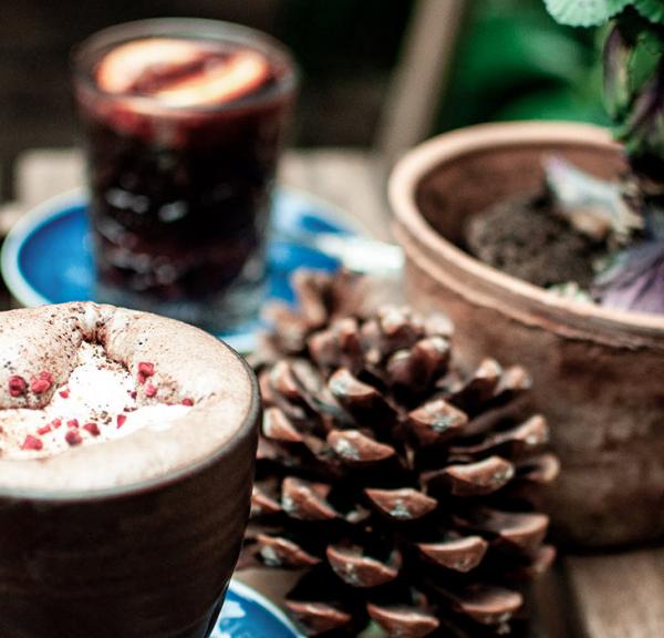 Kakao und Glögg im Café Fleurí