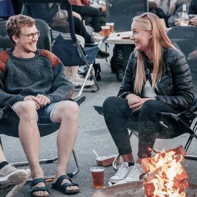 Lagerfeuer vor Storms Pakhus