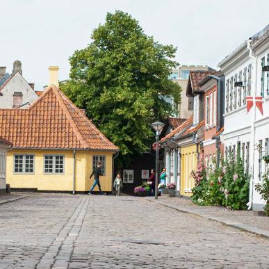 Spazieren Sie zu  Hans Christian Andersens Geburtshaus